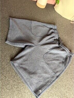Kenneth Cole Active shorts SZ L